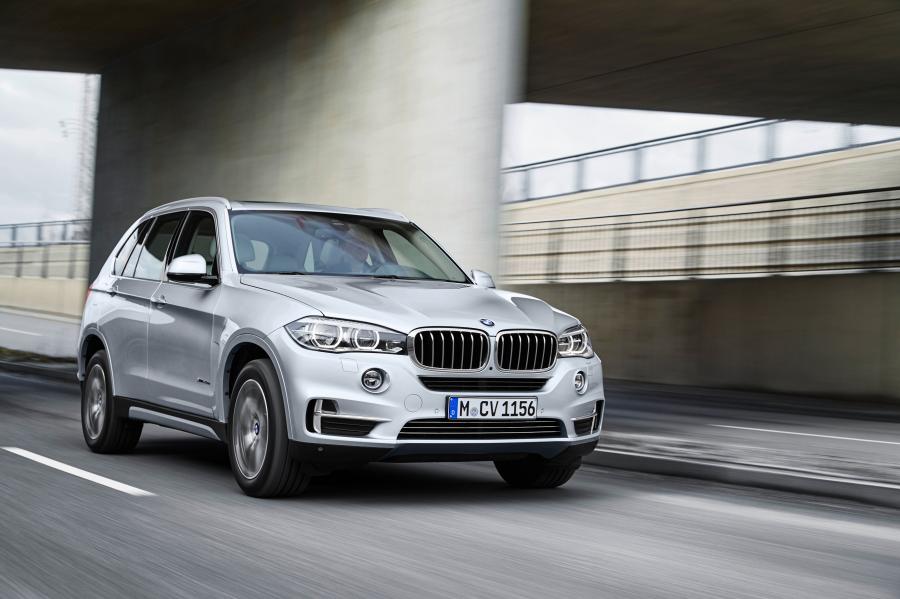  BMW X5 xDrive40e 2015 года  (фото 1 из 61)